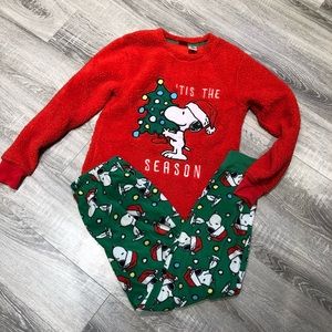 peanuts snoopy women’s holidays pajamas size small